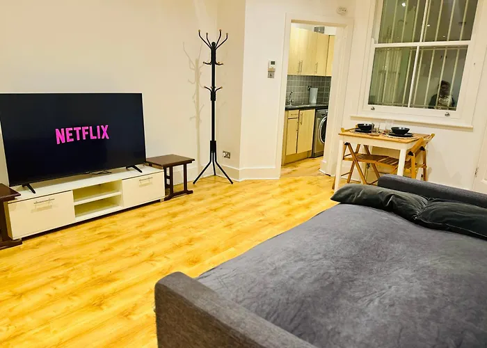 London Luxxe Apartments, Kensington & Chelsea, Central London Prime Location, With Many Stations, Westfield Shopping Centre Mins Away Walk