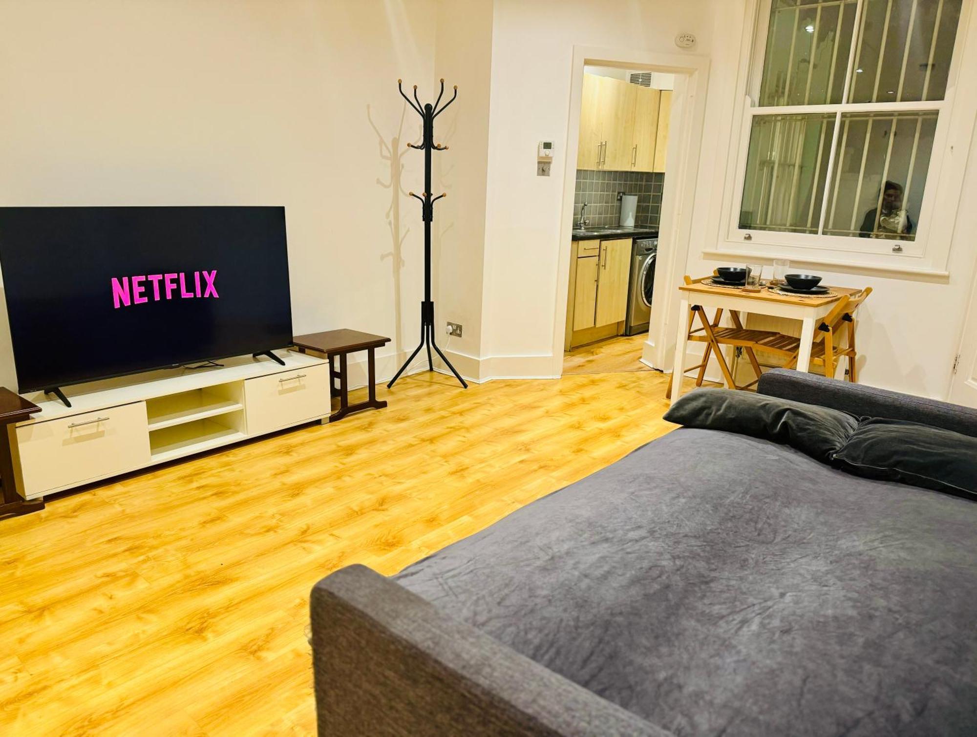 Luxxe Apartments, Kensington & Chelsea, Prime Location, With Many Stations, Westfield Shopping Centre Mins Away Walk Apartamento Londres
