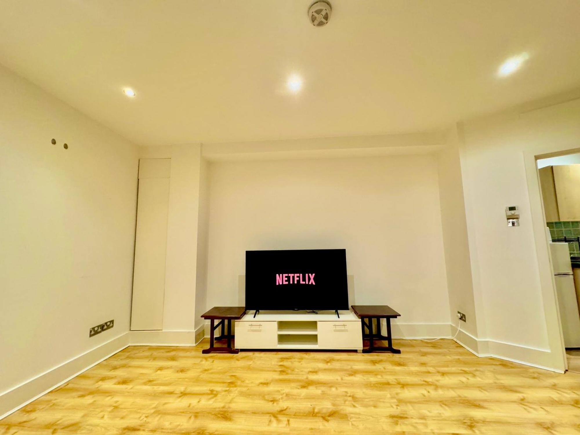 Luxxe Apartments, Kensington & Chelsea, Prime Location, With Many Stations, Westfield Shopping Centre Mins Away Walk Apartamento *