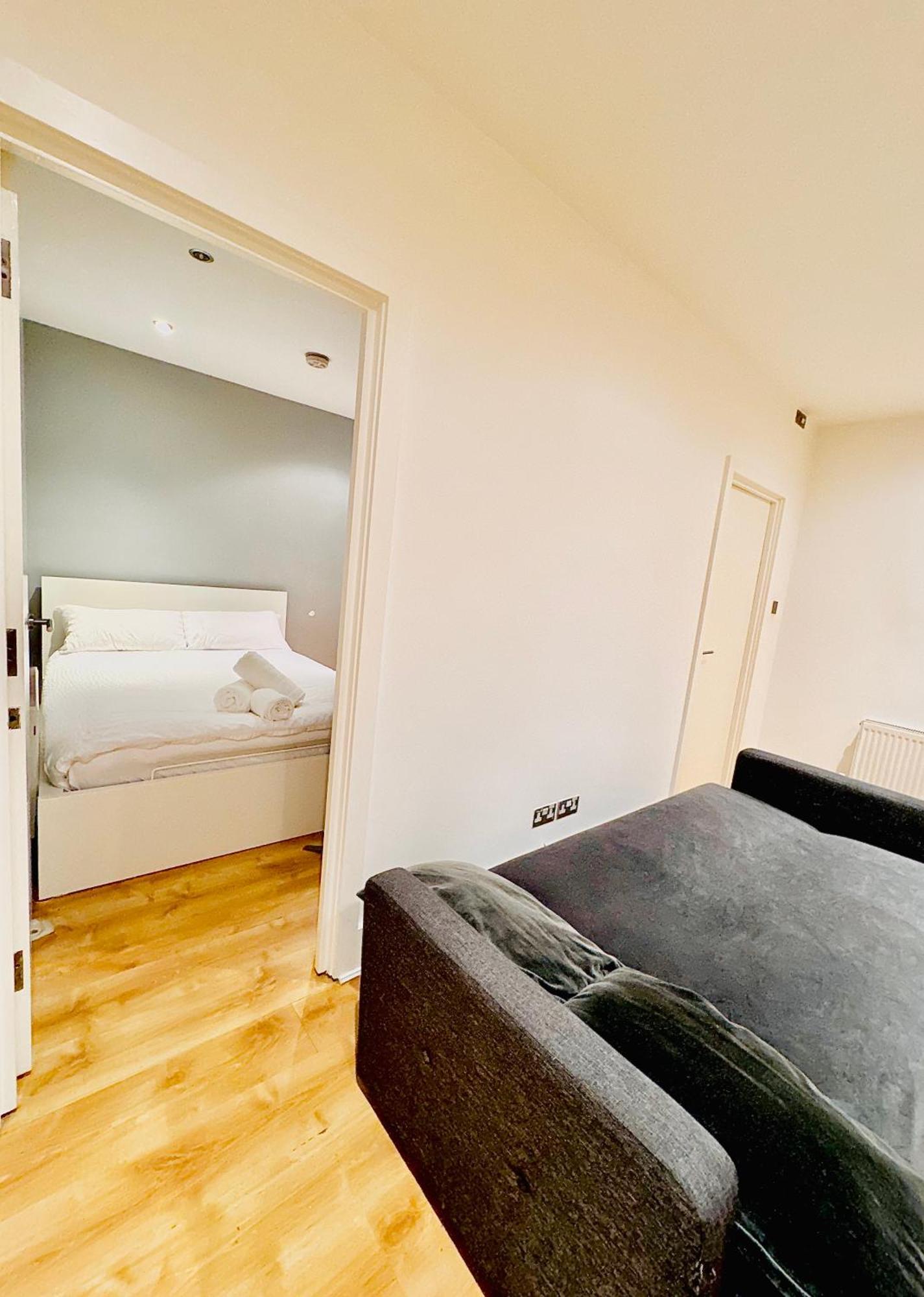Luxxe Apartments, Kensington & Chelsea, Prime Location, With Many Stations, Westfield Shopping Centre Mins Away Walk Apartamento Londres